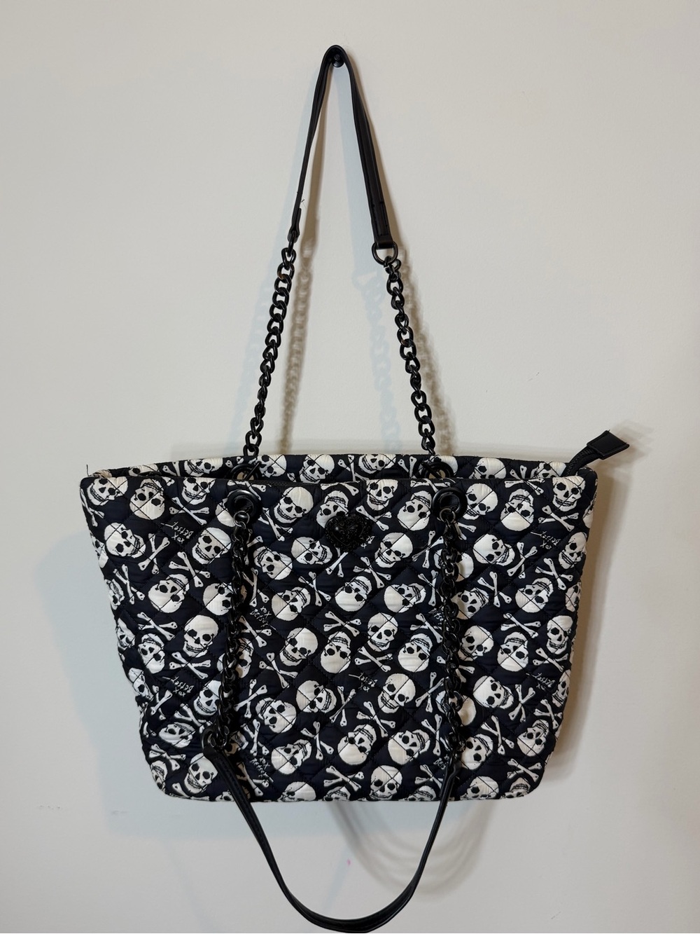 Torrid x Betsey Johnson Skull & Crossbones Quilted Tote Bag Goth Punk - Picture 1 of 6